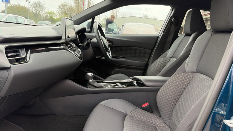 Toyota C-HR 1.8 Hybrid Design 5dr CVT Hybrid Hatchback